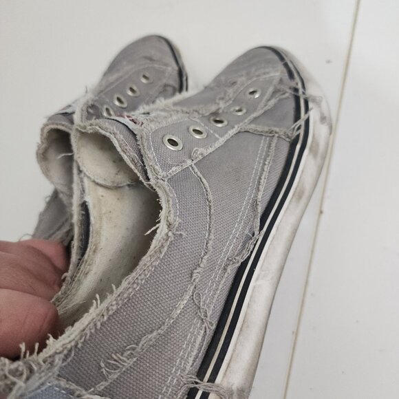True Religion Korey Slip On Sneaker Grey Women’s Size 8 Gray Distressed Canvas - Picture 12 of 13